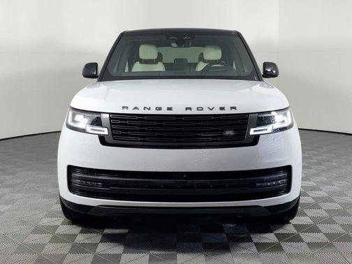 2025 Land Rover Range Rover P530 SE