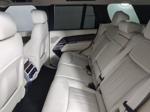 2025 Land Rover Range Rover P530 SE