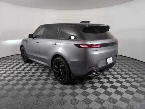 2025 Land Rover Range Rover Sport SE