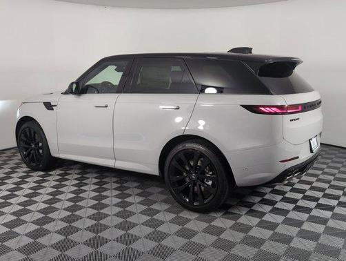 2025 Land Rover Range Rover Sport SE