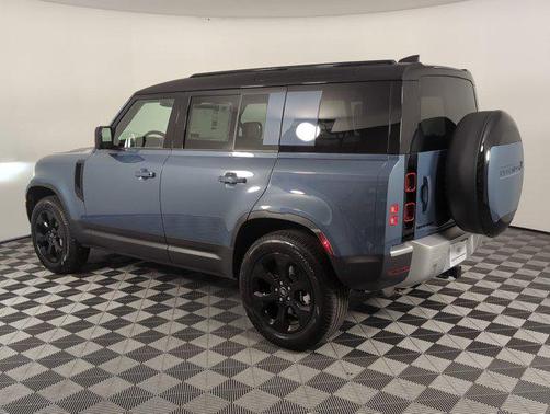 2025 Land Rover Defender 110 P300