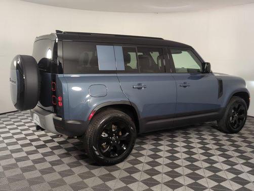 2025 Land Rover Defender 110 P300