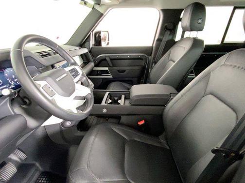 2024 Land Rover Defender 110 P300