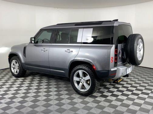 2024 Land Rover Defender 110 P300