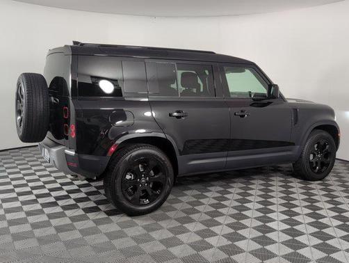 2025 Land Rover Defender 110 P400 S