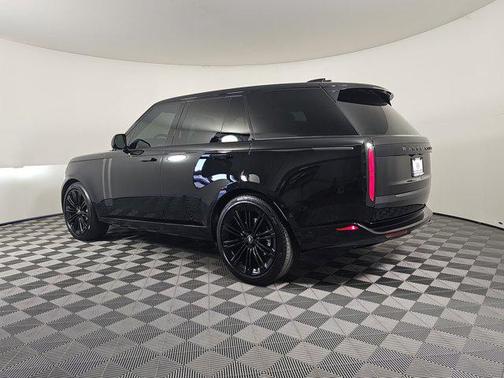 2025 Land Rover Range Rover P400 SE