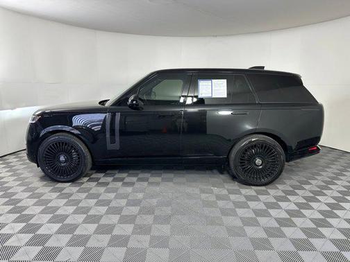 2025 Land Rover Range Rover P400 SE