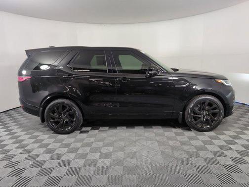 2025 Land Rover Discovery P360 Dynamic SE