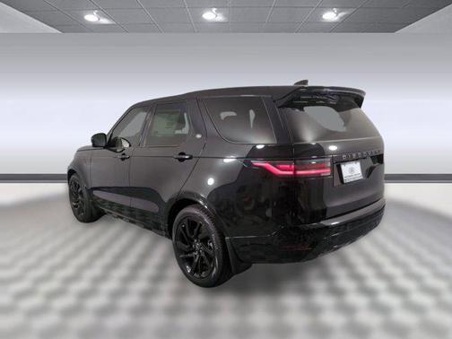 Santorini Black Metallic 2025 Land Rover Discovery P360 Dynamic SE