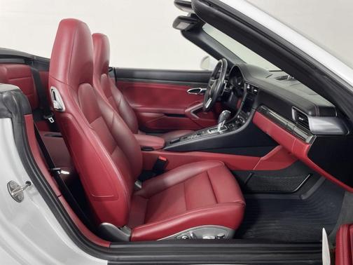 Photo 3 of 27 of 2019 Porsche 911 Carrera
