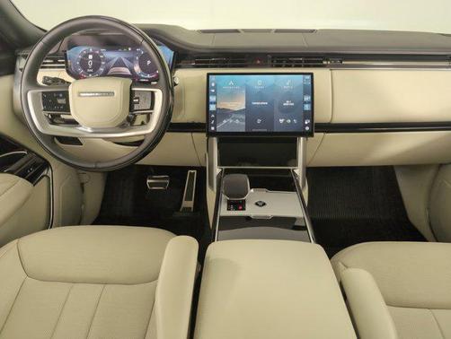 2025 Land Rover Range Rover P530 SE