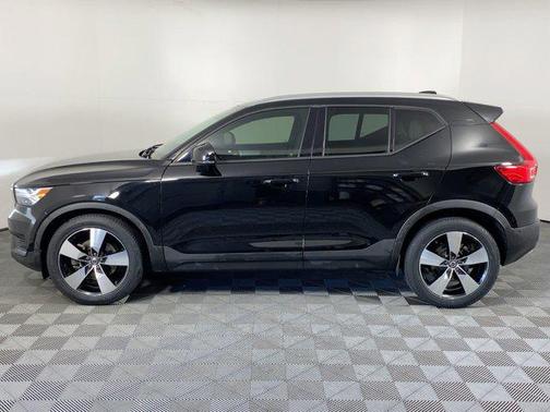 2019 Volvo XC40 T5 Momentum