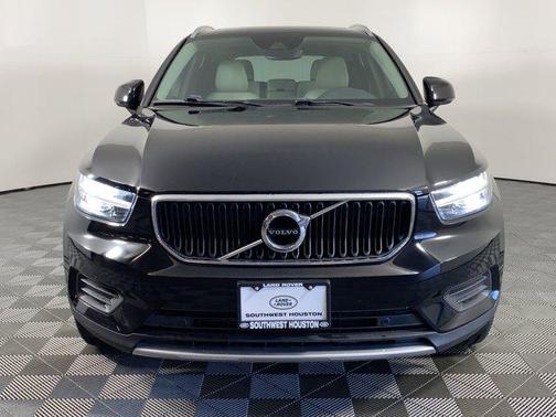 2019 Volvo XC40 T5 Momentum