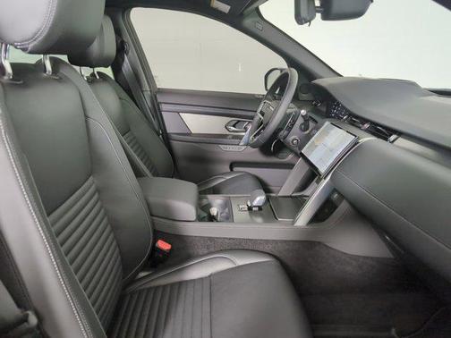 2025 Land Rover Discovery Sport Dynamic SE