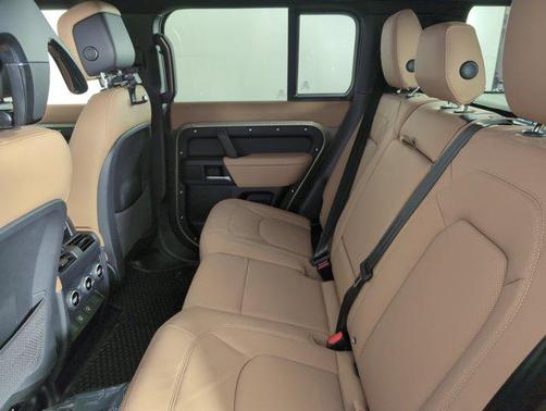 2025 Land Rover Defender 110 P400 X-Dynamic SE