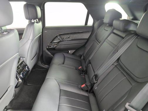 2025 Land Rover Range Rover Sport SE