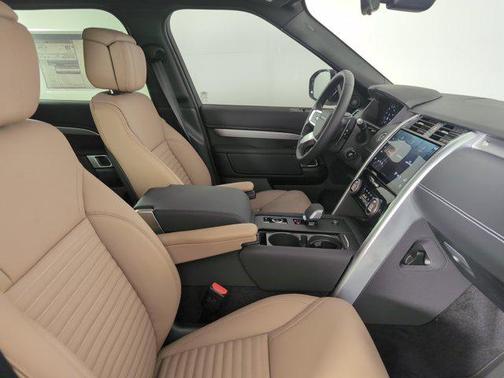 2025 Land Rover Discovery P360 Dynamic SE