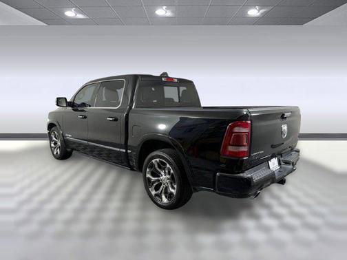 Diamond Black Crystal Pearlcoat 2020 RAM 1500 Limited