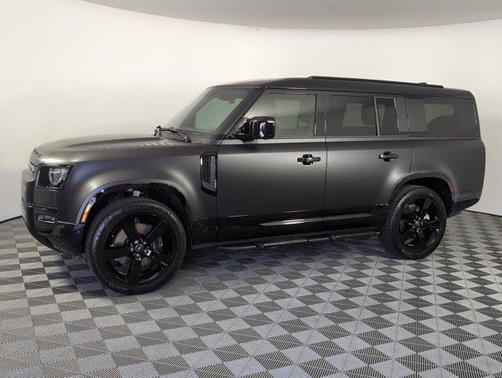 2025 Land Rover Defender 130 P400 X-Dynamic SE