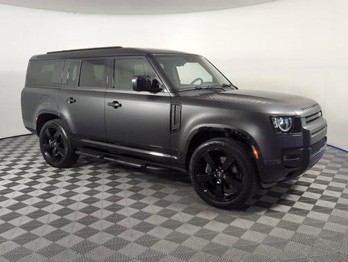 2025 Land Rover Defender 130 P400 X-Dynamic SE