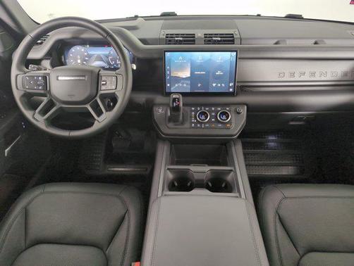 2025 Land Rover Defender 130 P400 X-Dynamic SE