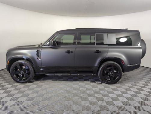 2025 Land Rover Defender 130 P400 X-Dynamic SE