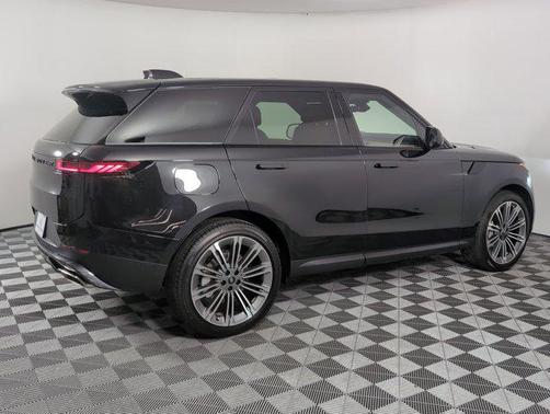 2025 Land Rover Range Rover Sport SE