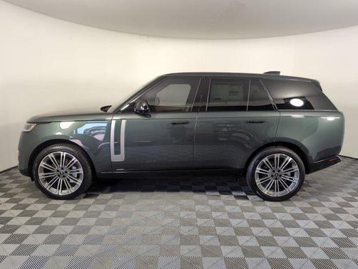 2025 Land Rover Range Rover P530 SE