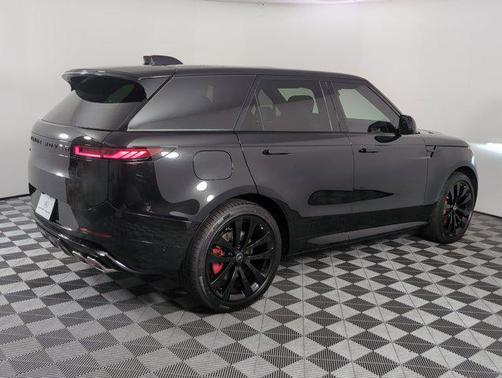 2025 Land Rover Range Rover Sport SE