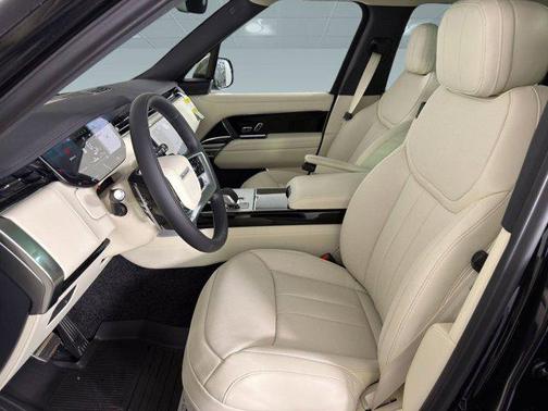 2026 Land Rover Range Rover P550e SE