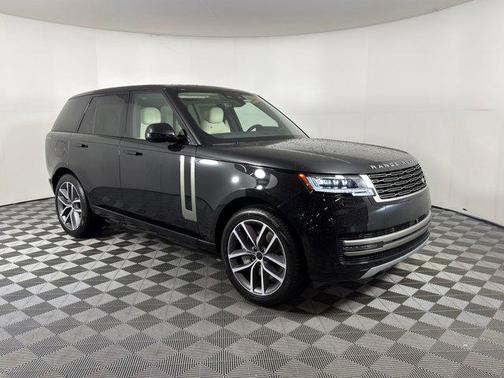 2026 Land Rover Range Rover P550e SE