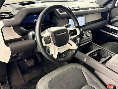 2021 Land Rover Defender 110 SE