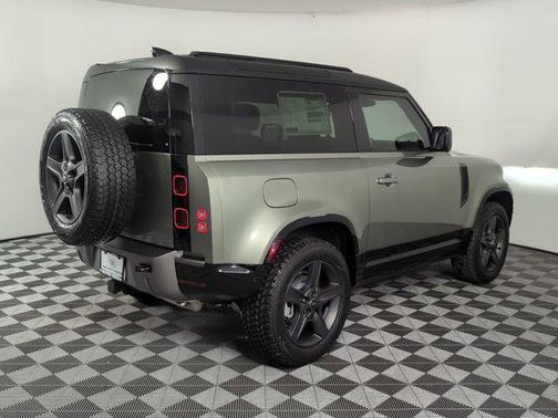 2025 Land Rover Defender 90 P400 X-Dynamic SE