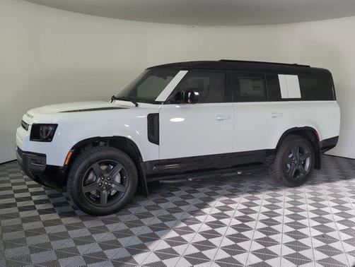2025 Land Rover Defender 130 P400 X-Dynamic SE