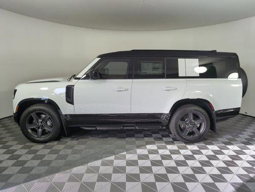 2025 Land Rover Defender 130 P400 X-Dynamic SE