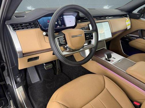 Santorini Black 2026 Land Rover Range Rover P400 SE 7 Seat