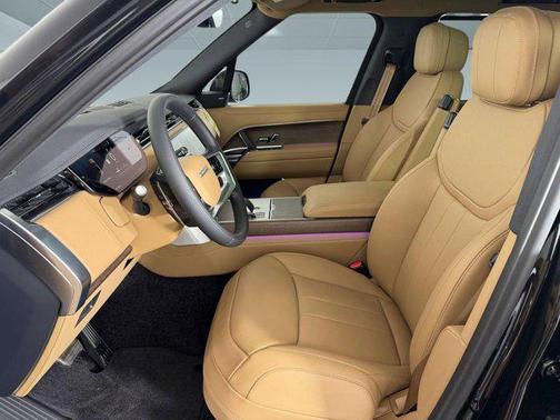 Santorini Black 2026 Land Rover Range Rover P400 SE 7 Seat