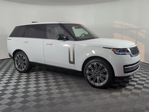 2025 Land Rover Range Rover P400 SE