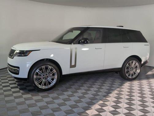 2025 Land Rover Range Rover P400 SE