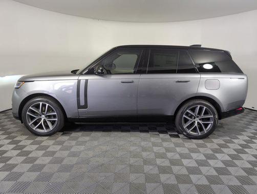 2025 Land Rover Range Rover P550e SE