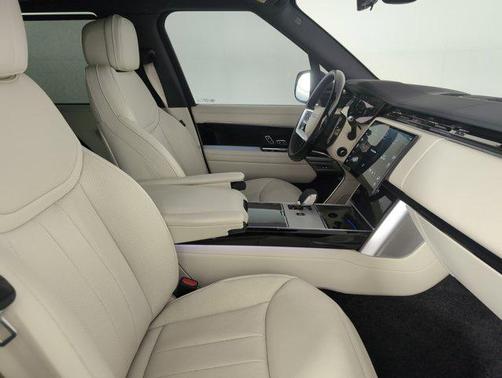 2025 Land Rover Range Rover P400 SE 7 Seat