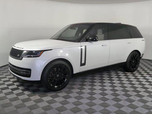 2025 Land Rover Range Rover P400 SE 7 Seat