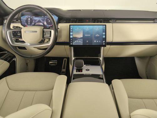 2025 Land Rover Range Rover P400 SE 7 Seat