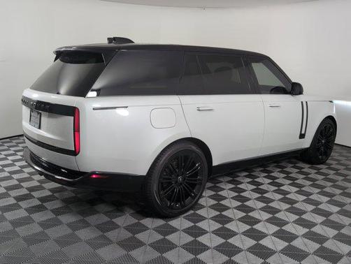 2025 Land Rover Range Rover P400 SE 7 Seat