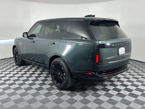 2025 Land Rover Range Rover P400 SE