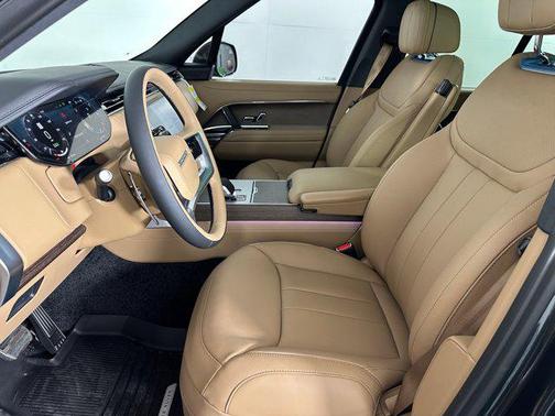 2025 Land Rover Range Rover P400 SE