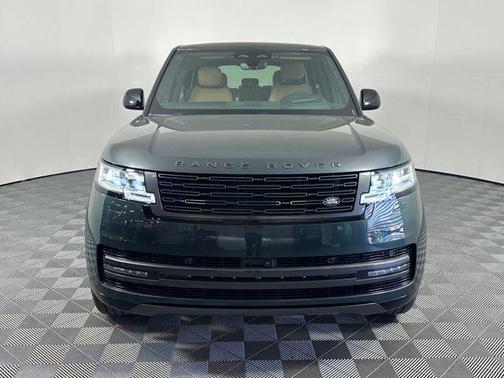 2025 Land Rover Range Rover P400 SE