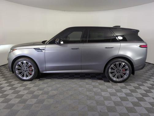 2025 Land Rover Range Rover Sport SE