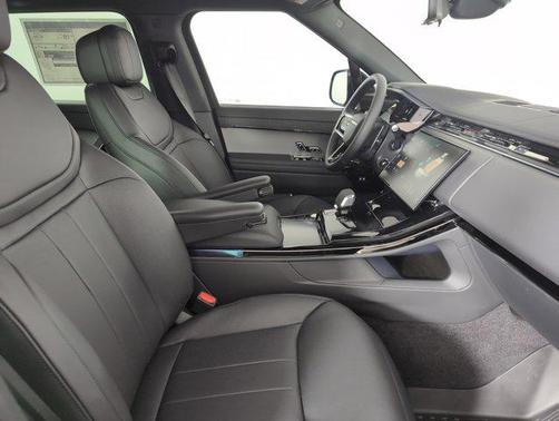 2025 Land Rover Range Rover Sport SE