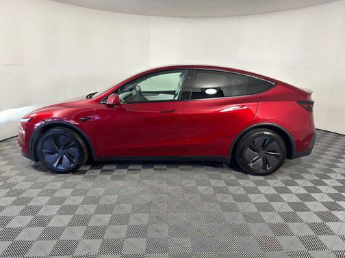 2026 Tesla Model Y Premium Rear-Wheel Drive